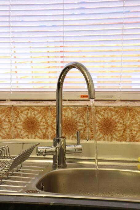 Appartamento Away From - 2 Bed Free Parking & Wifi