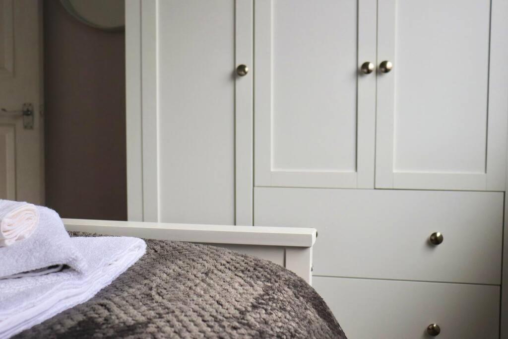 Appartamento Away From - 2 Bed Free Parking & Wifi