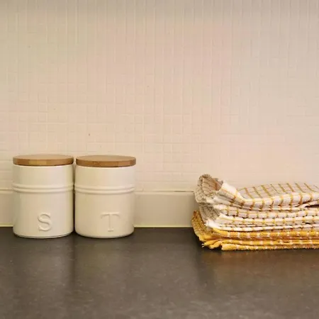 Home Away From Home - 2 Bed Free Parking & Wifi Лидс Экстерьер фото