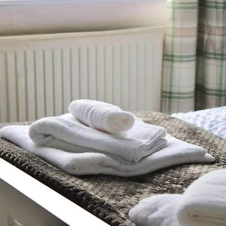 Home Away From Home - 2 Bed Free Parking & Wifi Лидс Экстерьер фото