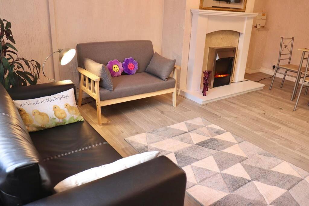 Away From - 2 Bed Free Parking & Wifi Apartment Leeds (West Yorkshire)