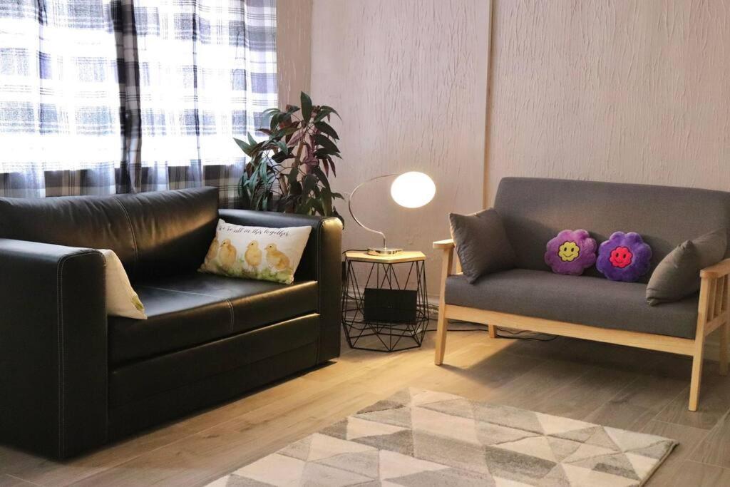 Away From - 2 Bed Free Parking & Wifi Leeds (West Yorkshire)